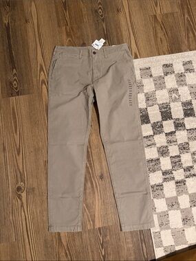 American Eagle Outfitters Men's Chinos in Light Taupe